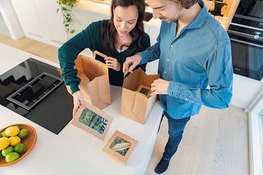 Bolsas para sándwich con ventana, sobres de papel, bolsas de papel con y sin asas, y selladoras de bolsas
