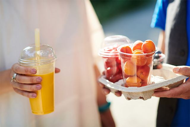 Plastic cold drink cups and lids